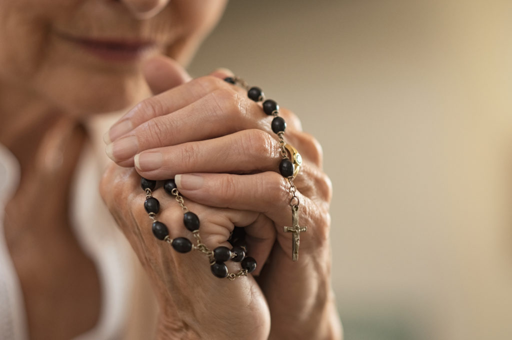 Come recitare il rosario